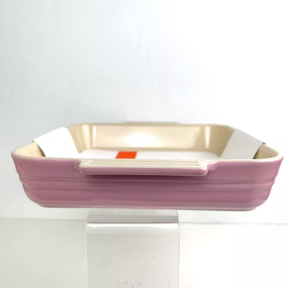 New Le Creuset 9" - 1 7/8 QT Square Baking Dish satin Pink - Picture 6 of 11